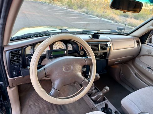 Used 2001 Toyota Tacoma 4x4 Xtracab V6 image 5