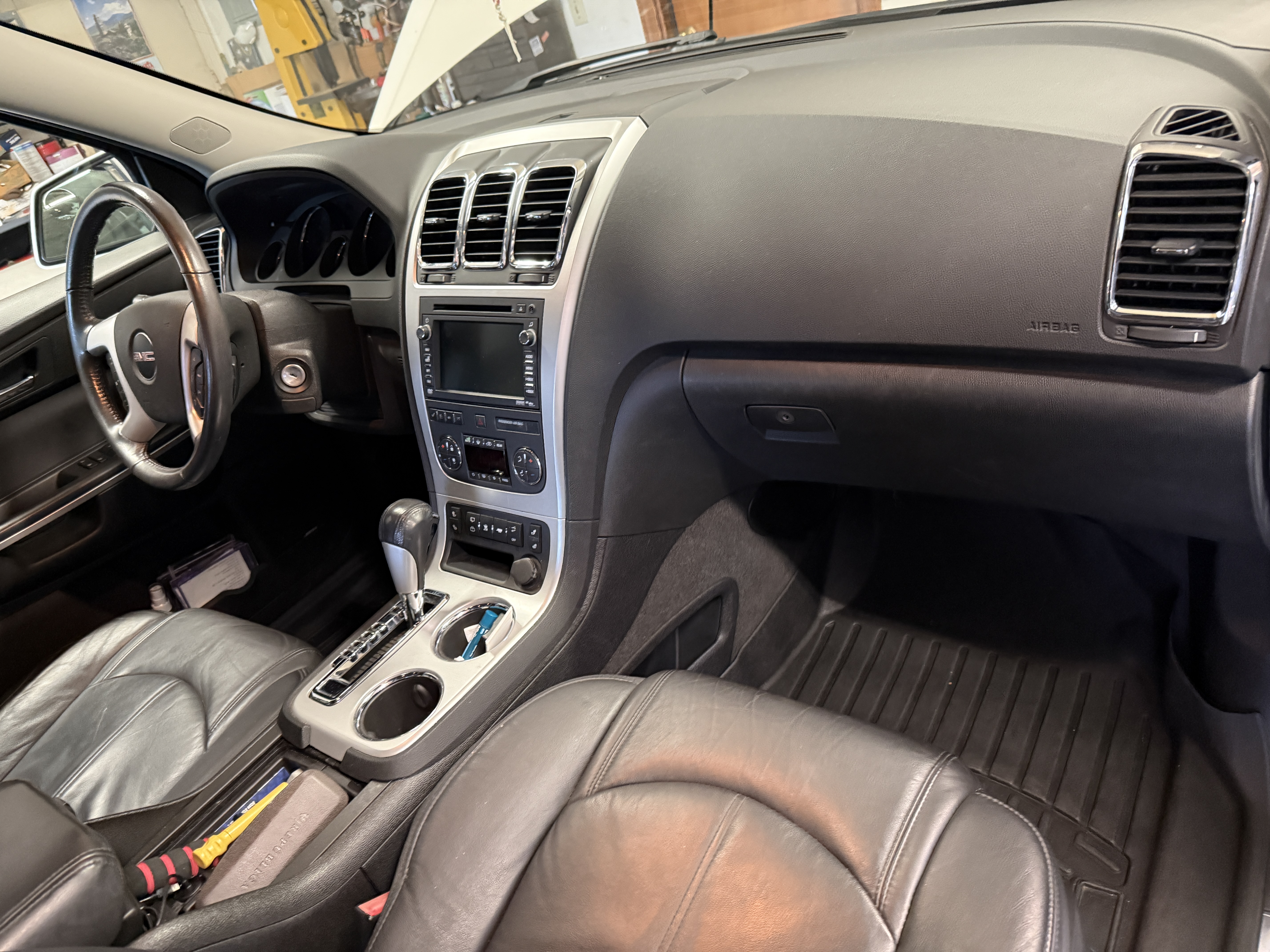 Used 2012 GMC Acadia SLT AWD/4WD image 10