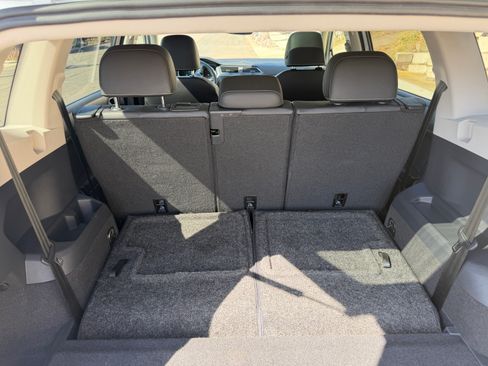 Used 2021 Volkswagen Tiguan SE w/ Panoramic Sunroof Package FWD image 17
