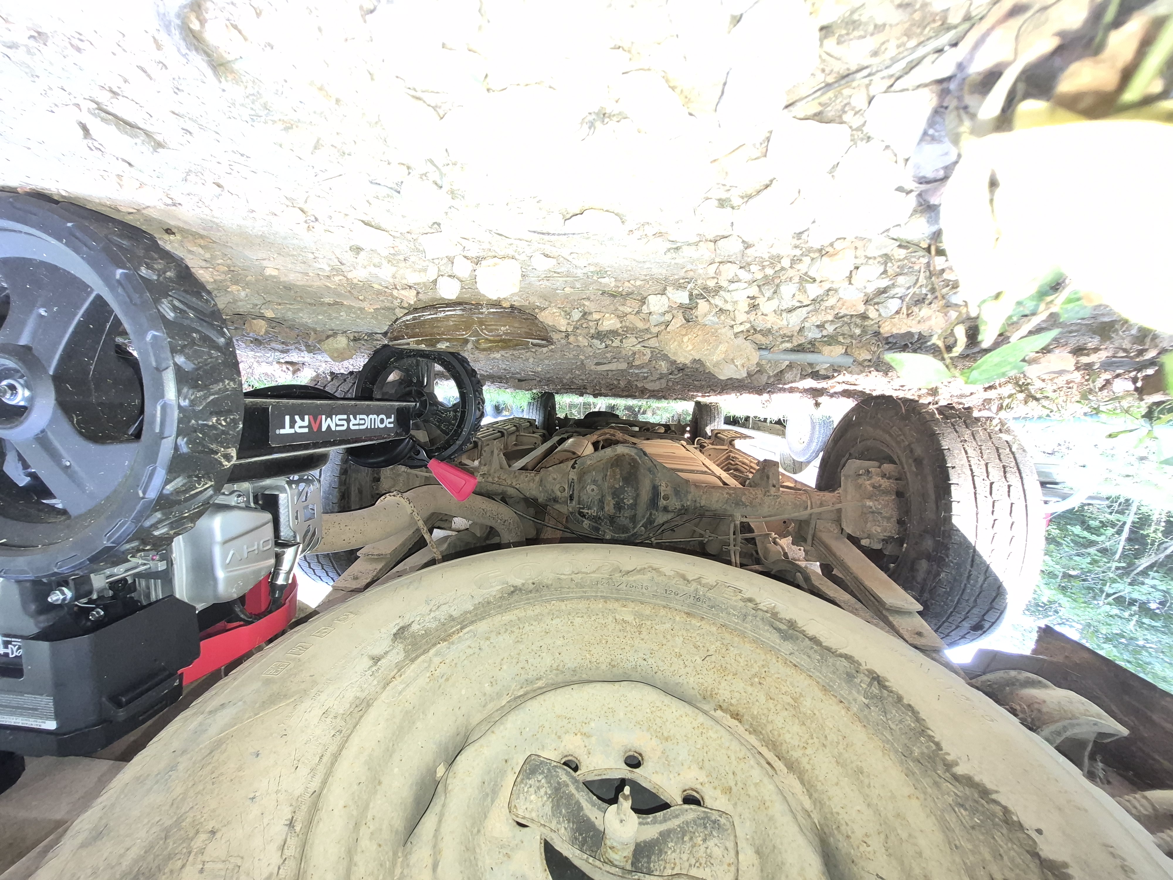 Used 2004 Ford E-350 and Econoline 350 XLT RWD image 15