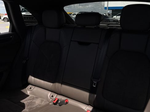 Used 2016 Porsche Macan S AWD/4WD image 4