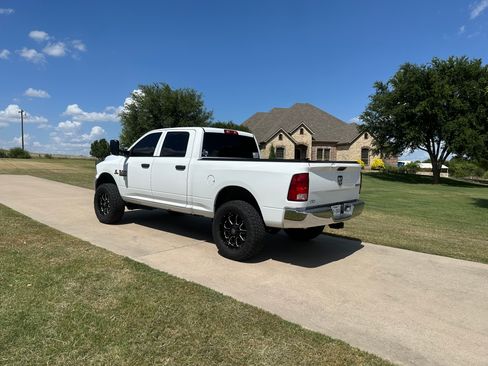 Used 2018 RAM 2500 Tradesman w/ Chrome Appearance Group AWD/4WD image 8