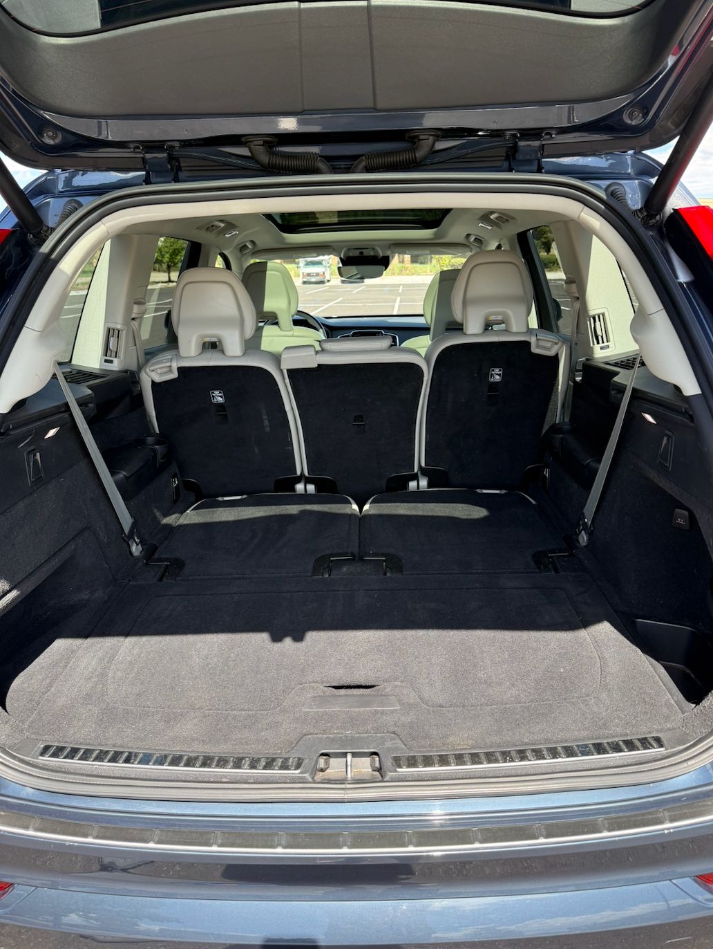 Used 2022 Volvo XC90 T6 Momentum w/ Advanced Package AWD/4WD image 23