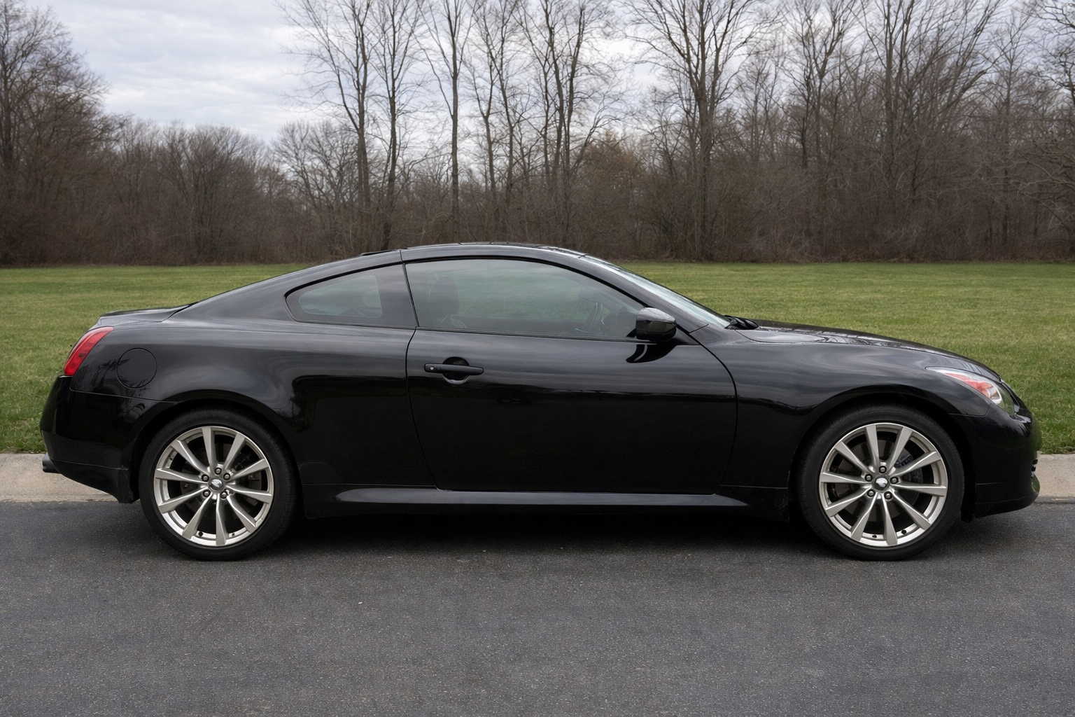 Used 2011 INFINITI G37 x Coupe w/ Premium Pkg AWD/4WD image 4