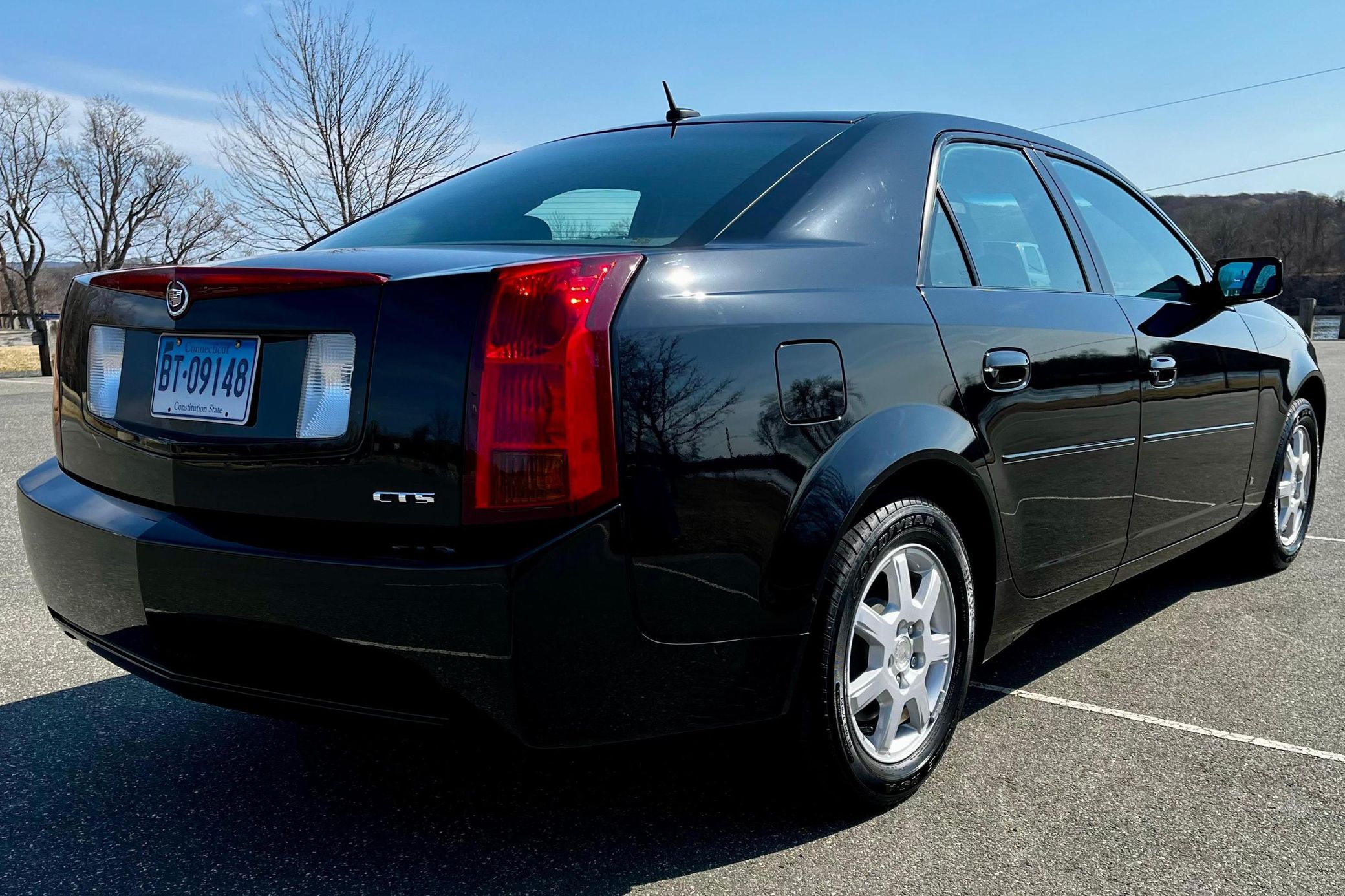 Used 2006 Cadillac CTS 2.8 RWD image 2