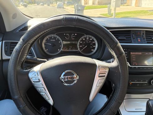 Used 2015 Nissan Sentra SR image 8