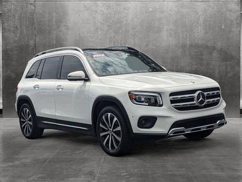 Used 2023 Mercedes-Benz GLB 250 image 2