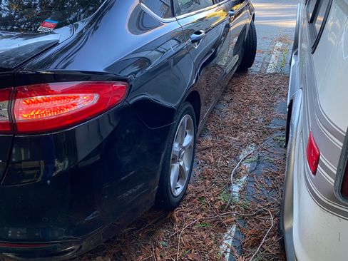 Used 2016 Ford Fusion SE image 18