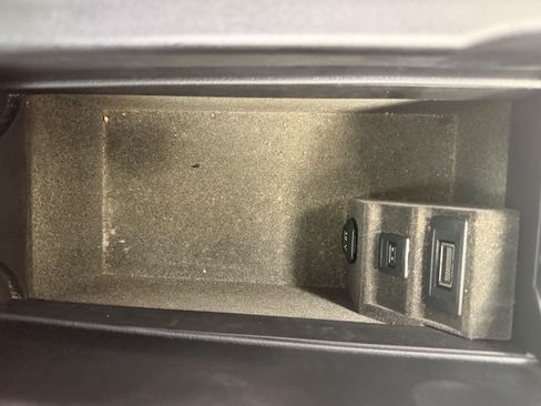 Used 2013 Mercedes-Benz SL 550 image 26