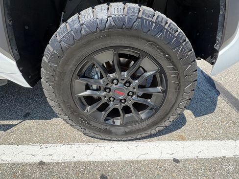 Used 2022 Toyota Tundra SR5 w/ SR5 Convenience Package RWD image 13