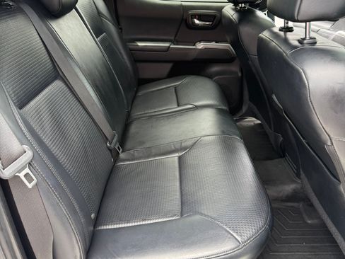 Used 2020 Toyota Tacoma Limited RWD image 14