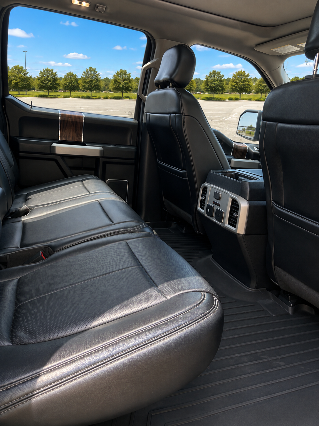 Used 2018 Ford F150 Lariat w/ Equipment Group 502A Luxury AWD/4WD image 6