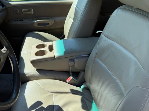 Used 2000 Toyota Tundra SR5 image 10