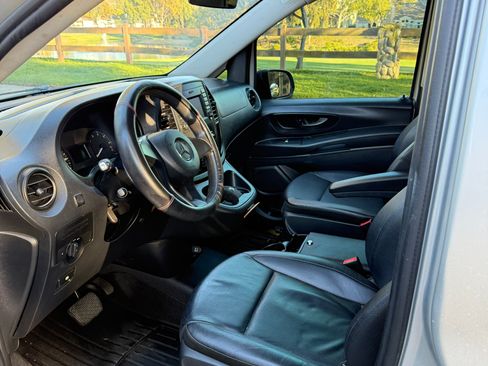 Used 2016 Mercedes-Benz Metris Passenger image 14