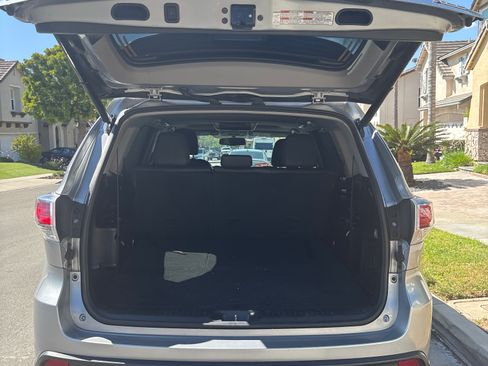Used 2015 Toyota Highlander XLE FWD image 9
