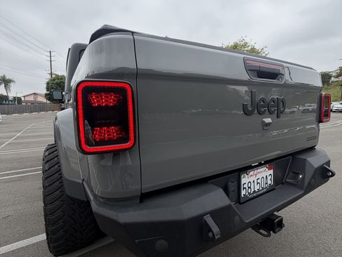 Used 2020 Jeep Gladiator Sport w/ Quick Order Package 24S AWD/4WD image 12