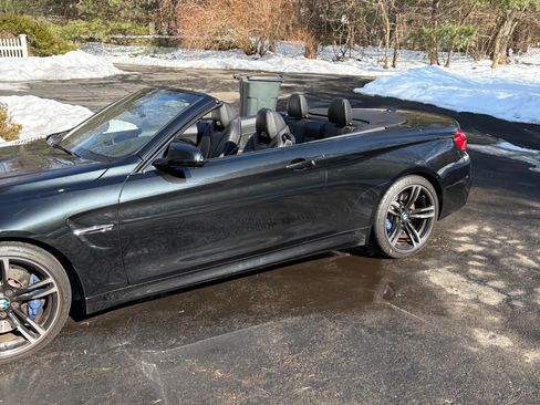 Used 2015 BMW M4 Convertible image 6