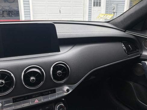 Used 2018 Kia Stinger GT2 image 13