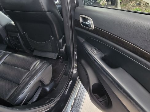 Used 2011 Jeep Grand Cherokee Laredo image 21