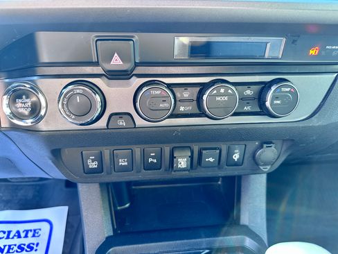 Used 2023 Toyota Tacoma TRD Off-Road w/ Technology Package AWD/4WD image 10