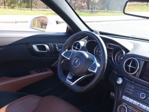 Used 2017 Mercedes-Benz SL 450 image 9