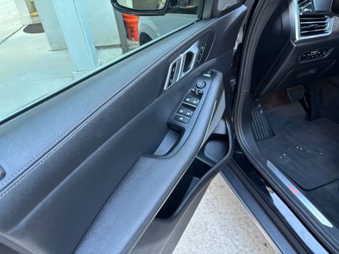 Used 2019 BMW X5 xDrive40i w/ Premium Package 2 image 18