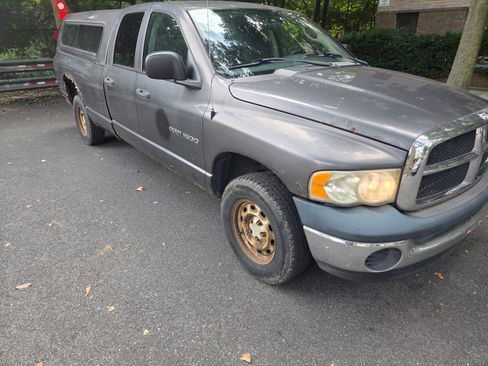 Used 2004 Dodge Ram 1500 Truck ST image 4