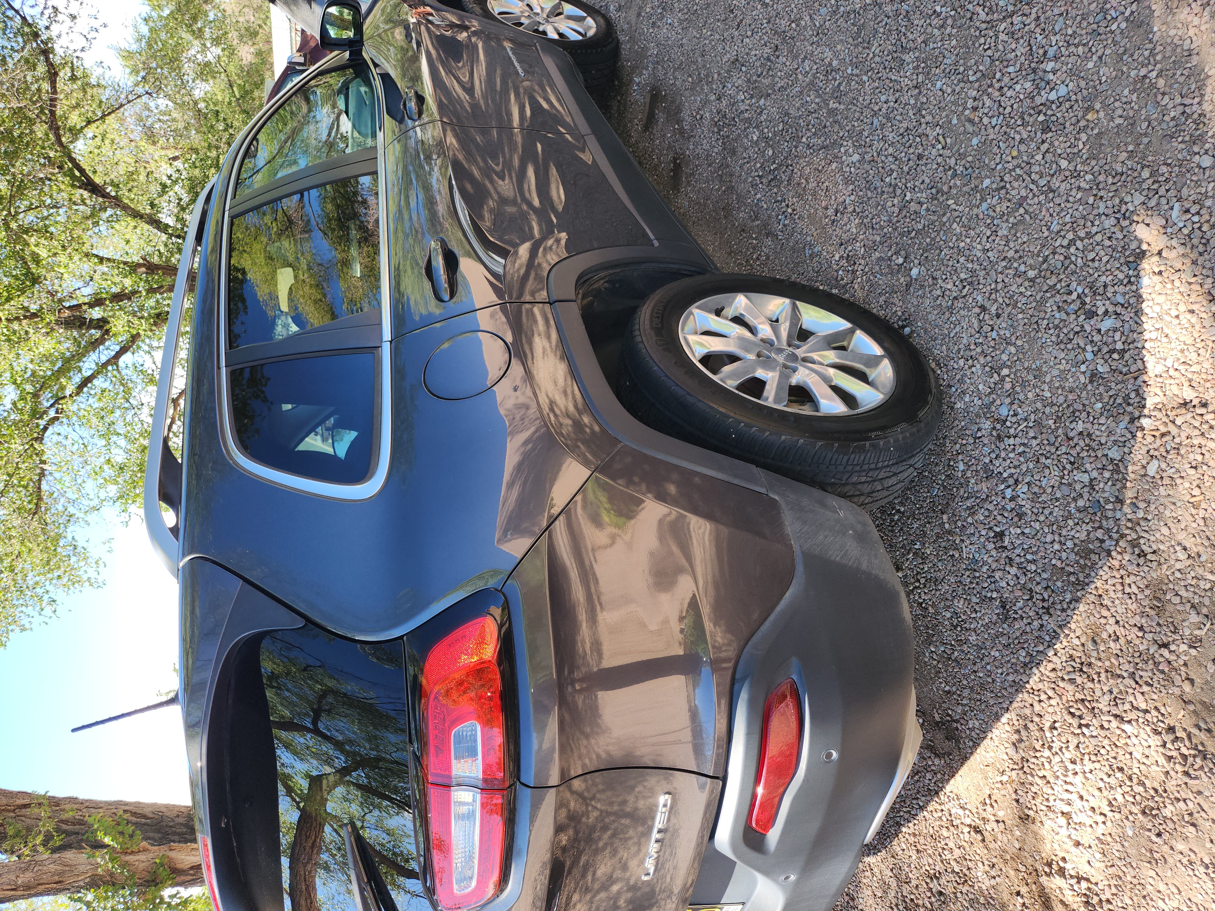 Used 2016 Jeep Cherokee Limited AWD/4WD image 12