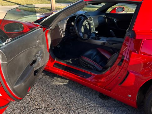 Used 2006 Chevrolet Corvette Z06 w/ Preferred Equipment Group image 8