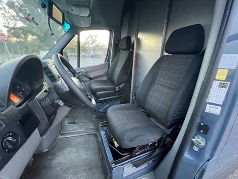Used 2018 Mercedes-Benz Sprinter 2500 image 10