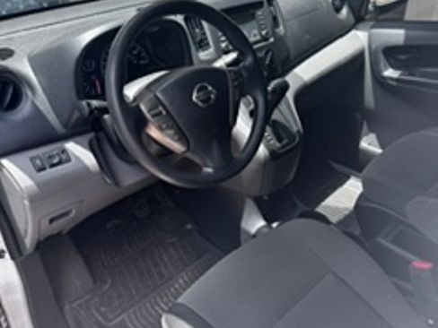 Used 2018 Nissan NV200 SV w/ Navigation Package FWD image 2