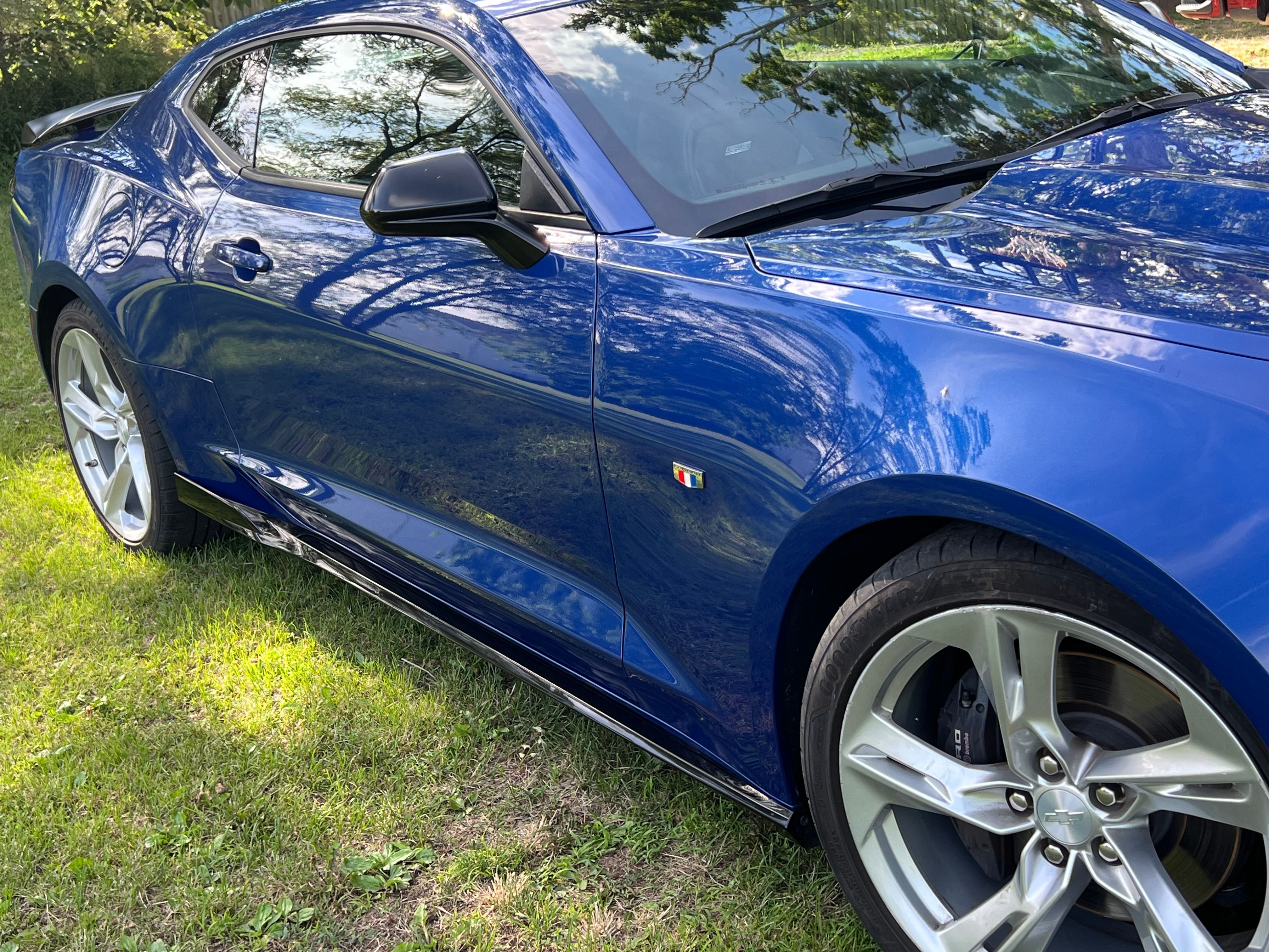 Used 2019 Chevrolet Camaro SS w/ Black Appearance Package RWD image 5