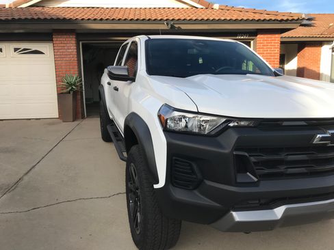 Used 2025 Chevrolet Colorado Trail Boss image 8