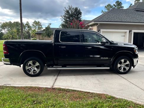 Used 2019 RAM 1500 Laramie AWD/4WD image 1
