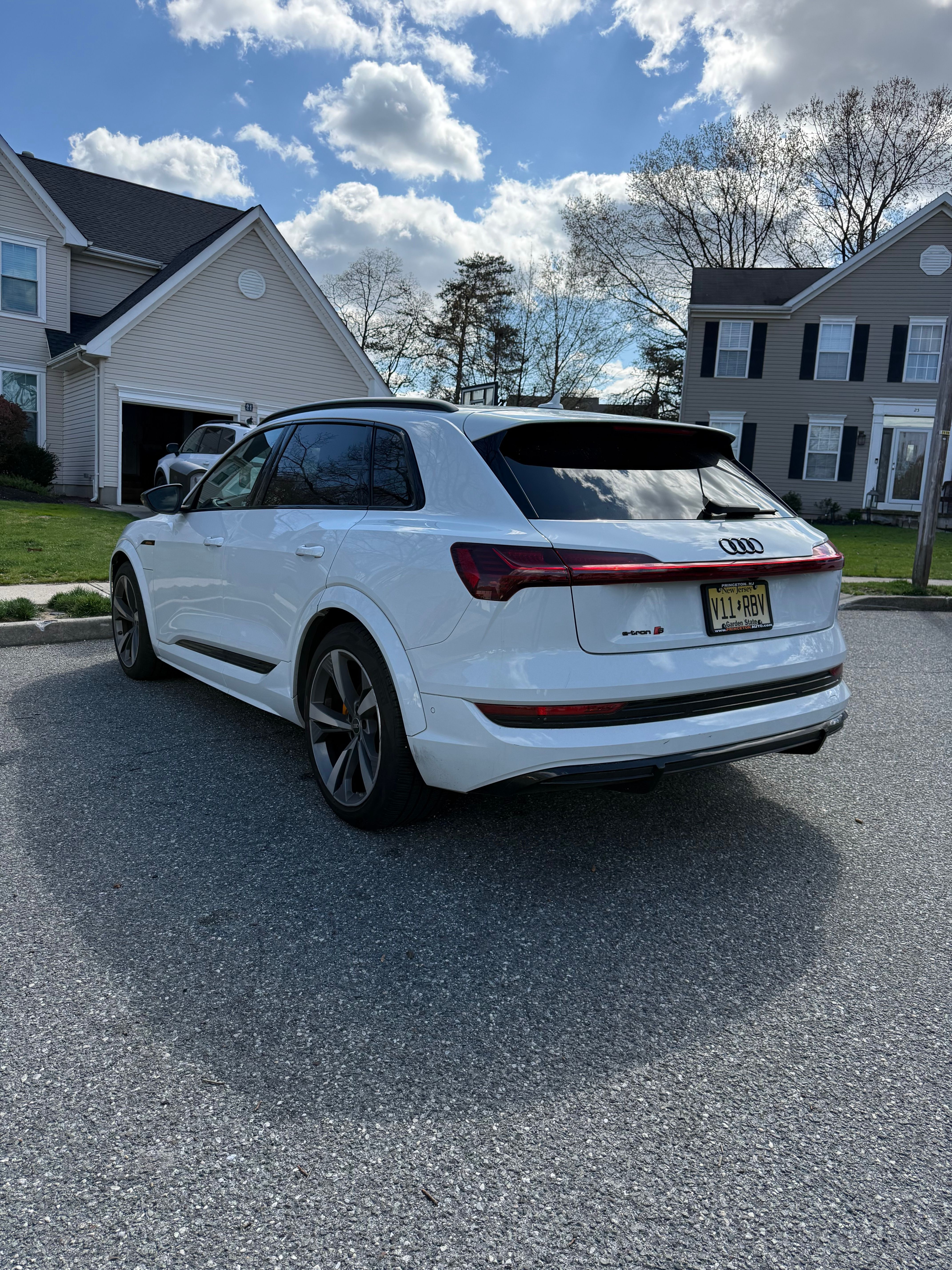 Used 2022 Audi e-tron S Premium Plus AWD/4WD image 6