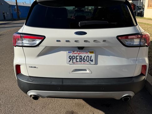 Used 2022 Ford Escape SEL w/ Technology Package image 4