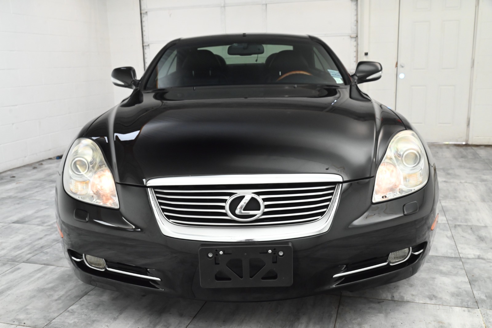 Used 2010 Lexus SC 430 Convertible w/ Preferred Accessory Package RWD image 2