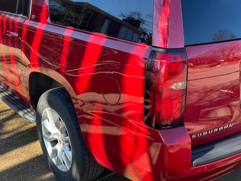 Used 2015 Chevrolet Suburban LT image 6