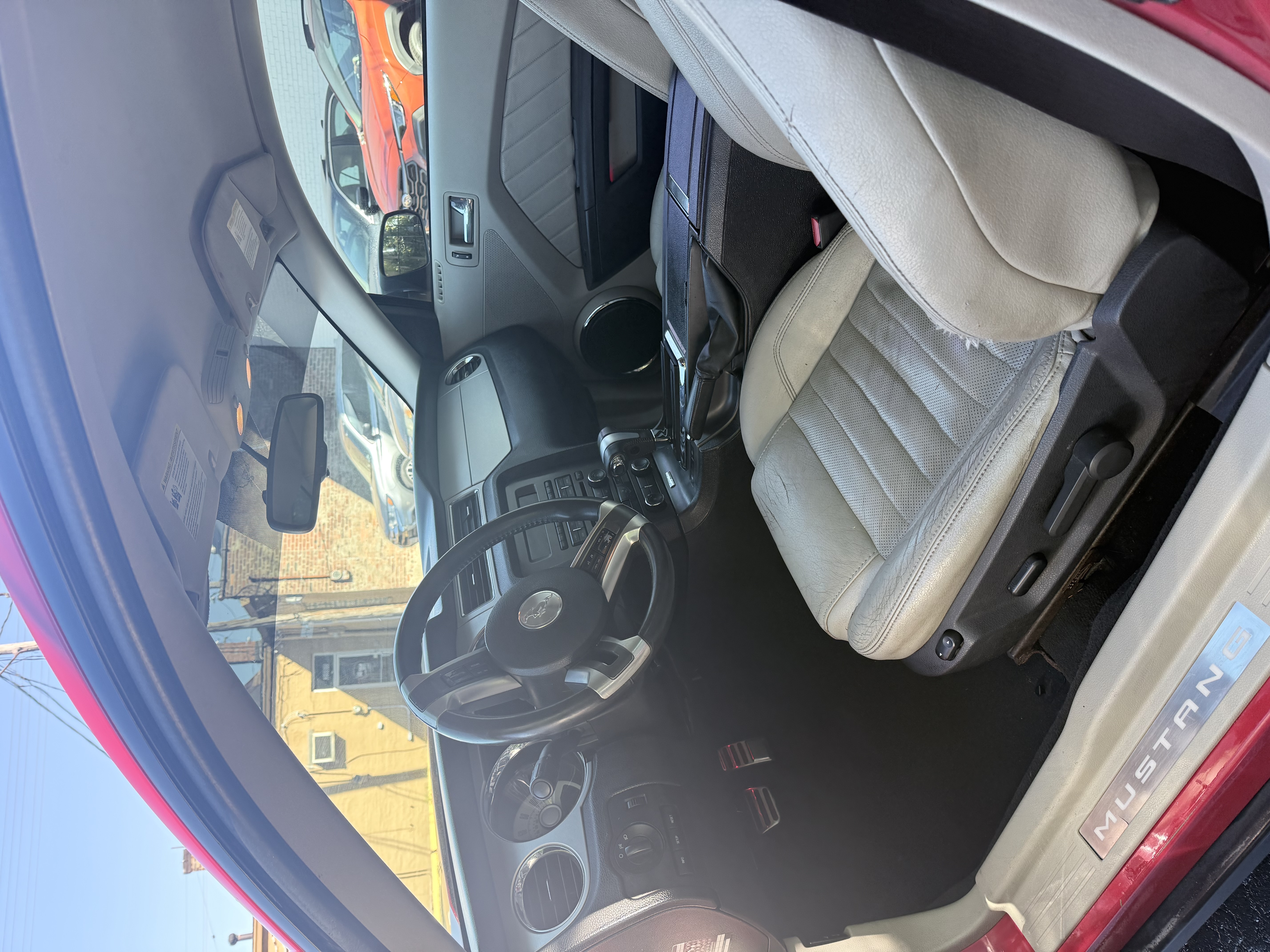 Used 2010 Ford Mustang Premium RWD image 8