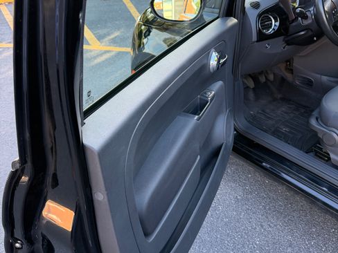 Used 2014 FIAT 500 Pop FWD image 18
