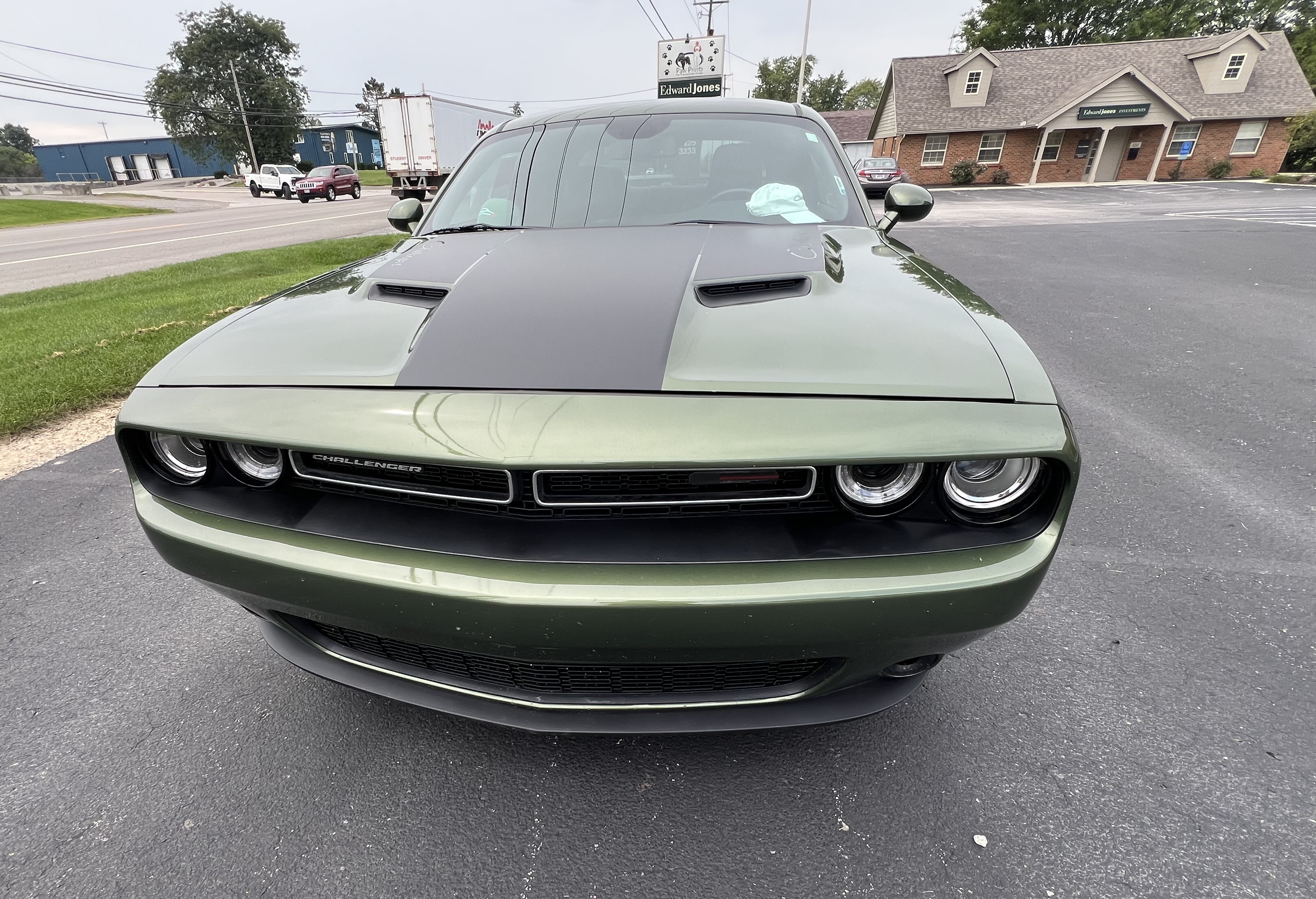 Used 2018 Dodge Challenger SXT Plus RWD image 4