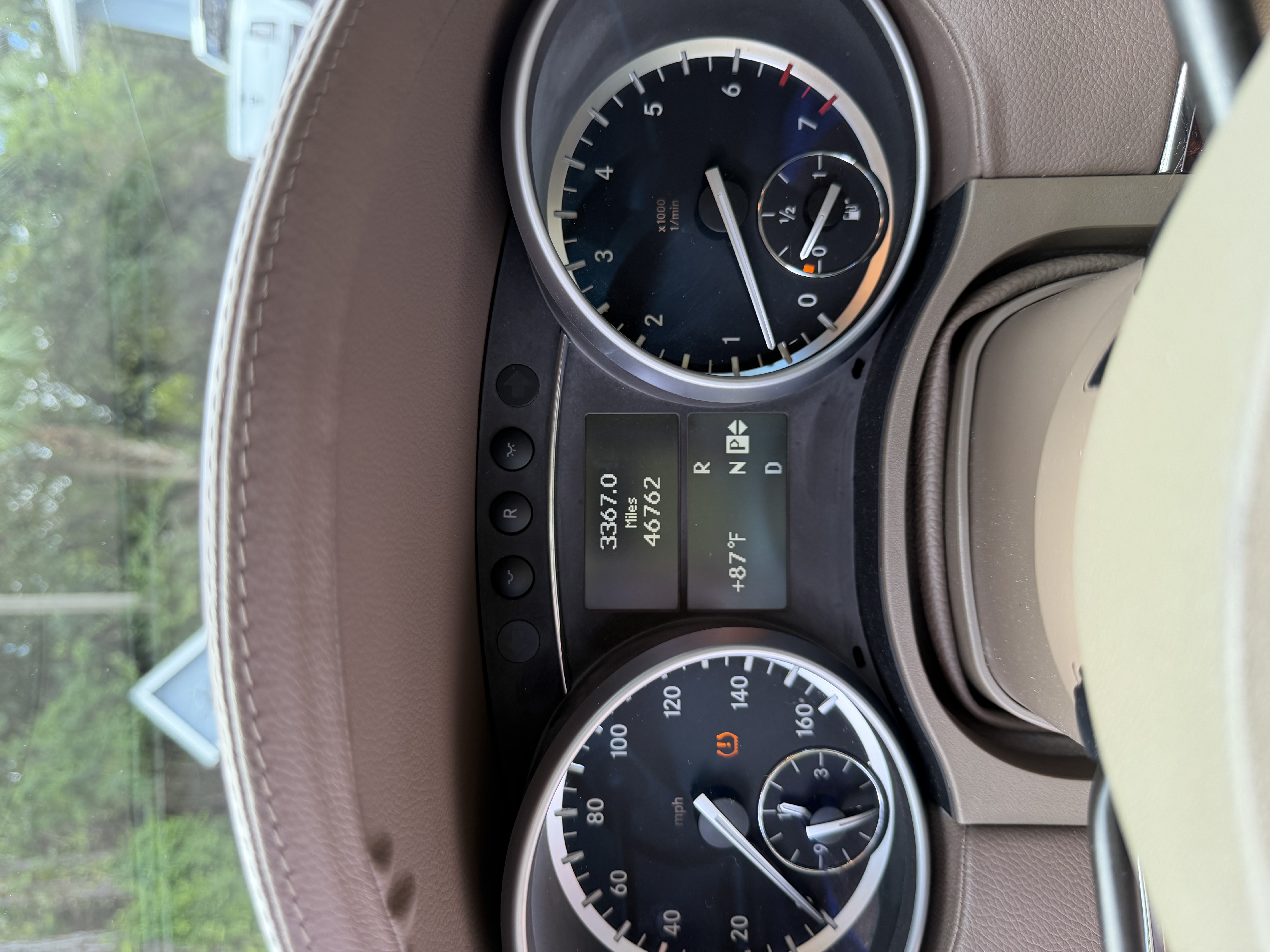 Used 2011 Mercedes-Benz GL 450 4MATIC w/ Premium 2 Pkg image 4