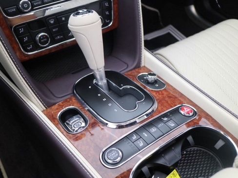 Used 2017 Bentley Flying Spur W12 image 10