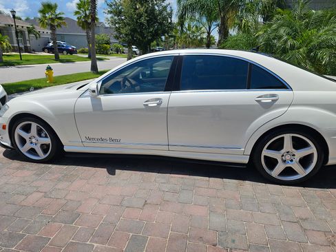 Used 2010 Mercedes-Benz S 550 image 4