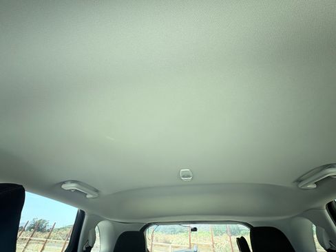 Used 2020 Ford Edge SE FWD image 17