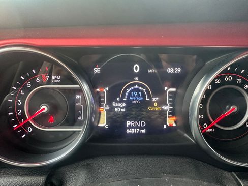 Used 2019 Jeep Wrangler Unlimited Rubicon w/ Dual Top Group AWD/4WD image 14