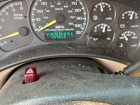 Used 2001 Chevrolet Tahoe LT w/ LT Preferred Equipment Group image 5