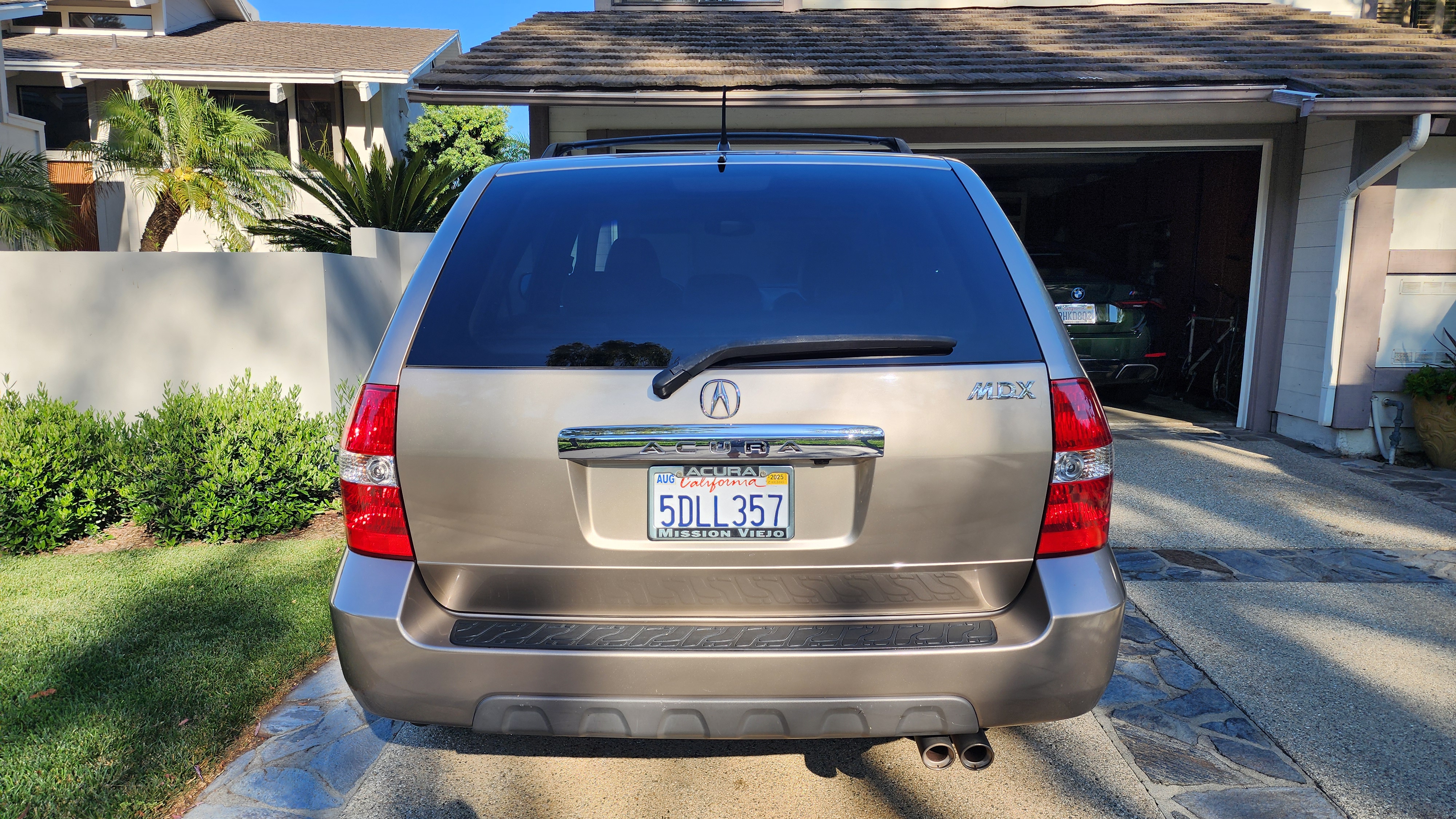 Used 2003 Acura MDX Touring AWD/4WD image 2