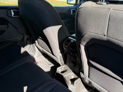 Used 2023 Jeep Gladiator Rubicon w/ Cold Weather Group image 12