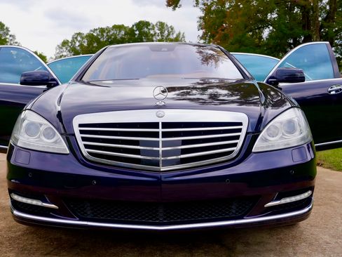 Used 2010 Mercedes-Benz S 550 4MATIC image 2
